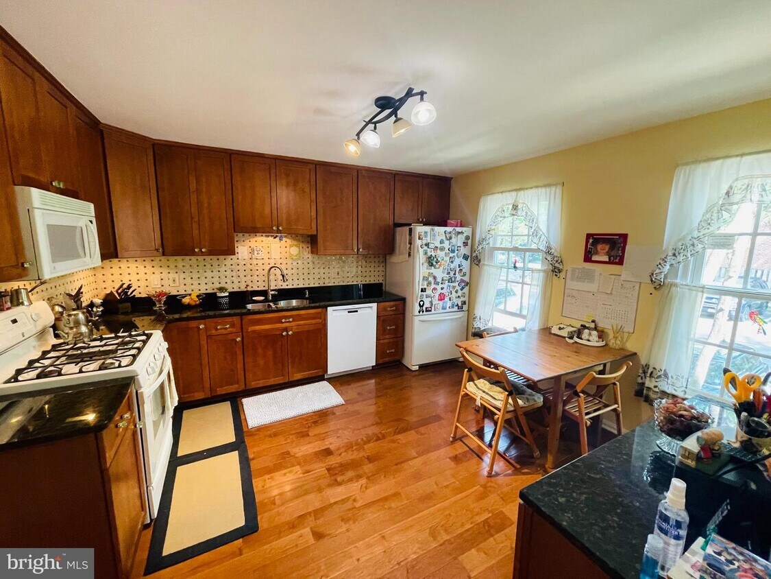 Primary Photo - 3159 Bradford Wood Ct