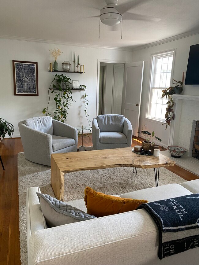Living Room - 103 E 60th St