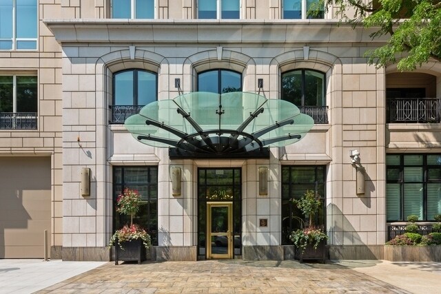 Foto principal - 840 N Lake Shore Dr