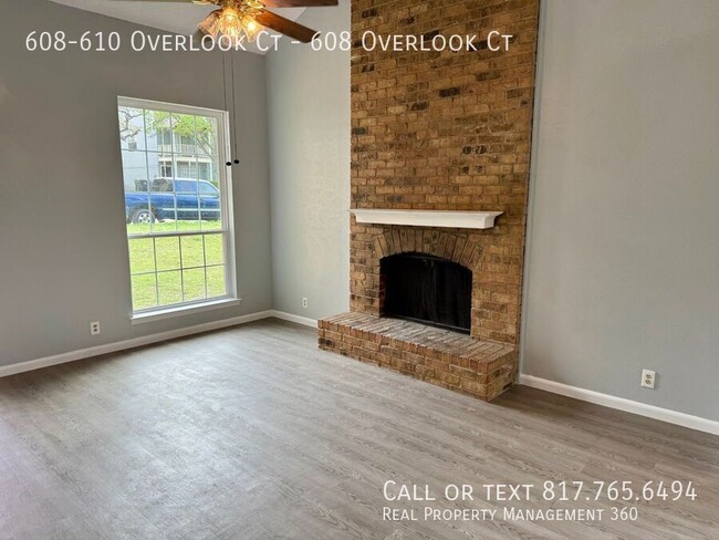 Foto del edificio - 608-610 Overlook Ct-608 Overlook Ct