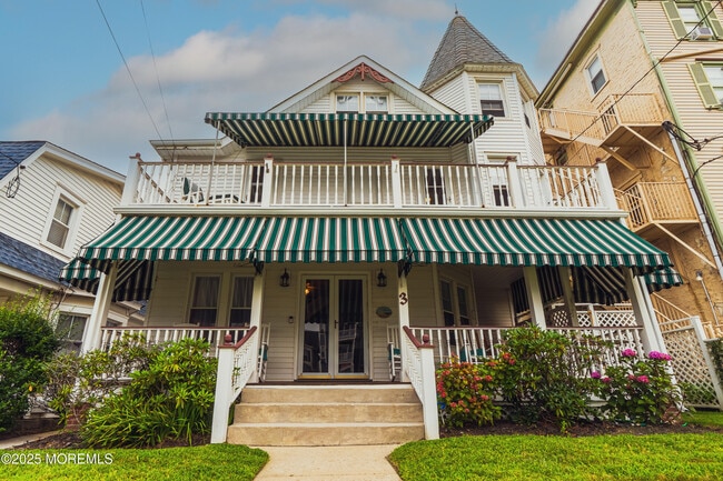 Building Photo - 3 Bath Ave