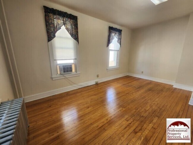 Building Photo - Beautiful Victorian On The Main Street Of ...