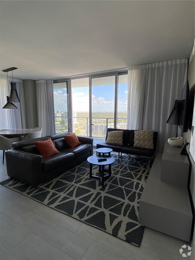 Building Photo - 4010 S Ocean Dr