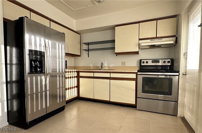 Foto del edificio - 4625 SW 8th Pl