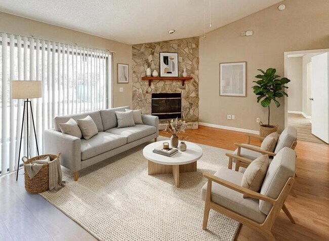 Foto del edificio - 7901 Winterwood Cir N