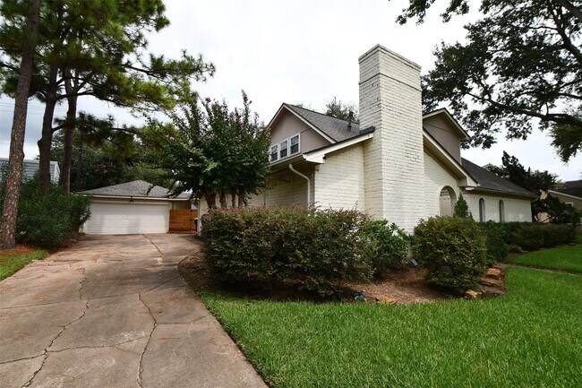Foto del edificio - 3410 Plum Brook Ln
