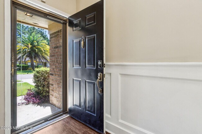 Foto del edificio - 1565 Shearwater Dr