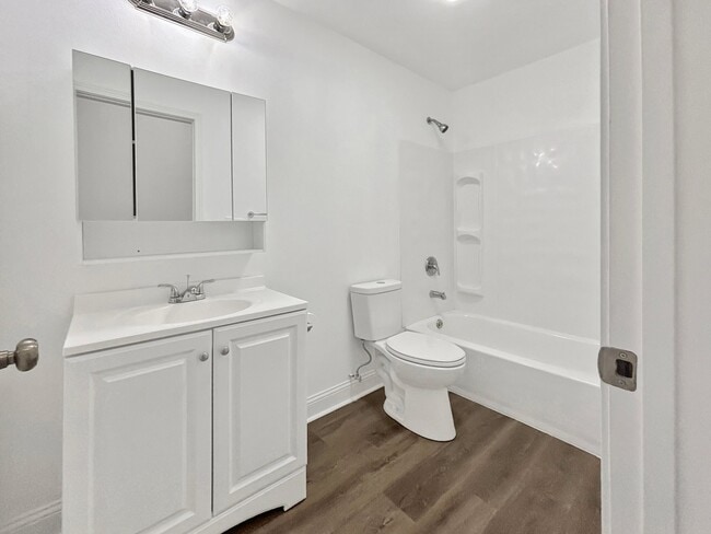 Building Photo - 4030 N Miro St