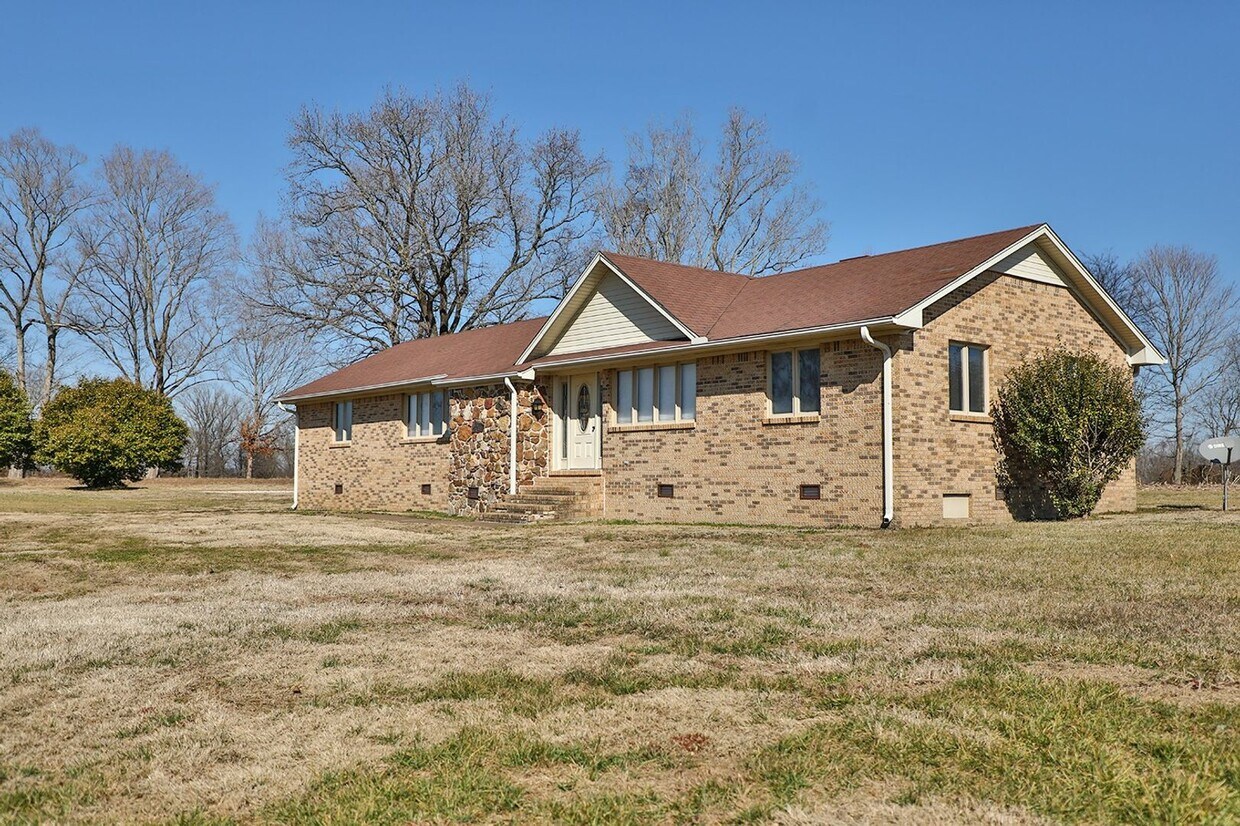 236 Lake Dr, Dresden, TN 38225 House Rental in Dresden, TN
