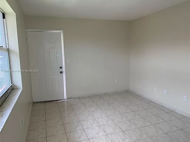 Foto del edificio - 1836 NW 22nd Ct