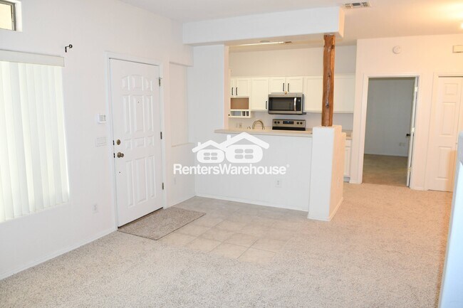 Foto del edificio - 1351 N Pleasant Dr