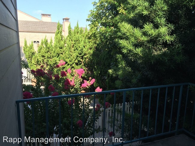 Foto del edificio - 7062 N Holiday Dr