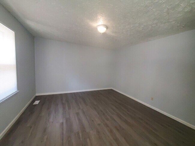 Foto del edificio - 4742 Belford Rd