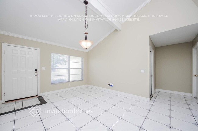 Building Photo - 121 Hidalgo Ave
