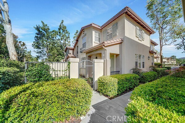 Building Photo - 8 Crestline