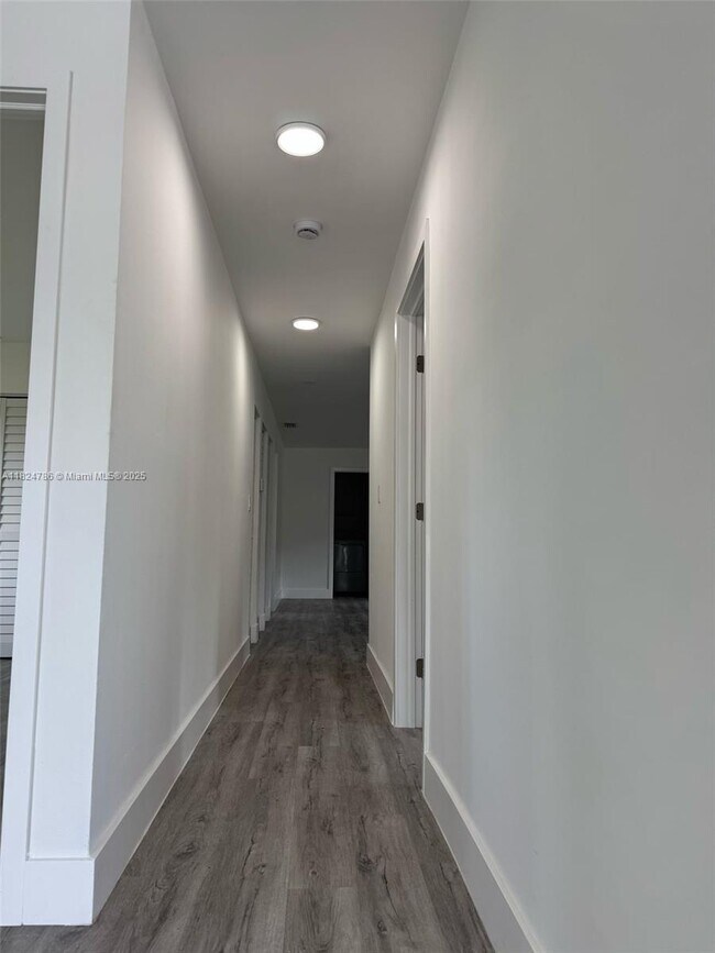 Foto del edificio - 439 E 16th St
