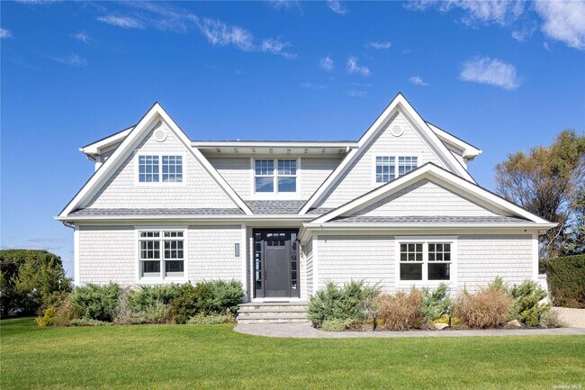 Building Photo - 555 Sound View Rd