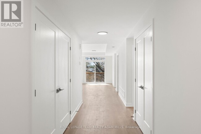 Building Photo - 203 Teskey St