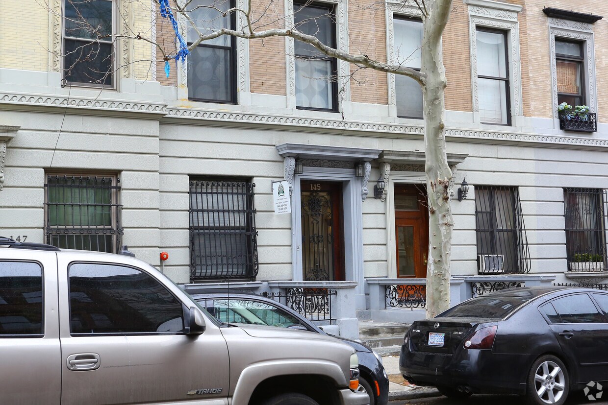 Building Photo - 145 W 136th St