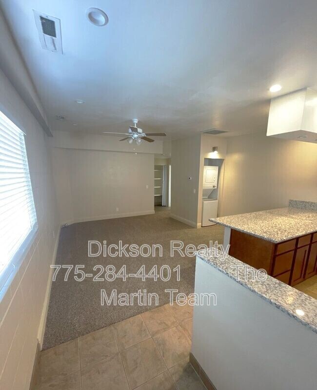 Building Photo - 480 Sunshine Ln