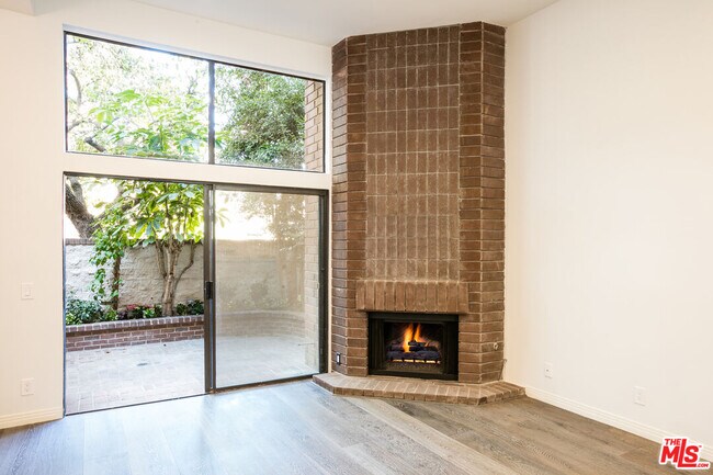 Foto del edificio - 13050 Mindanao Way