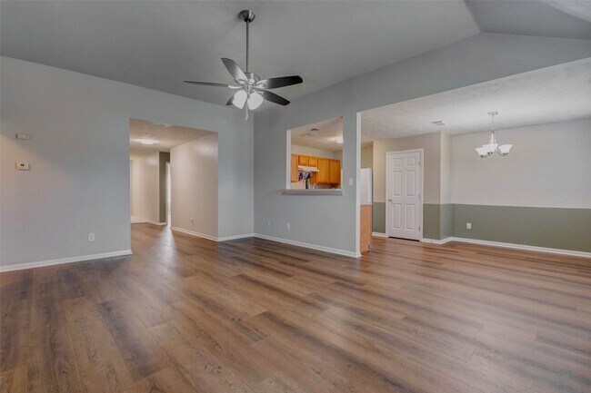 Foto del edificio - 18114 Noble Forest Dr