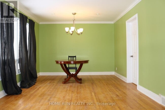 Building Photo - 1000 Debra Ave