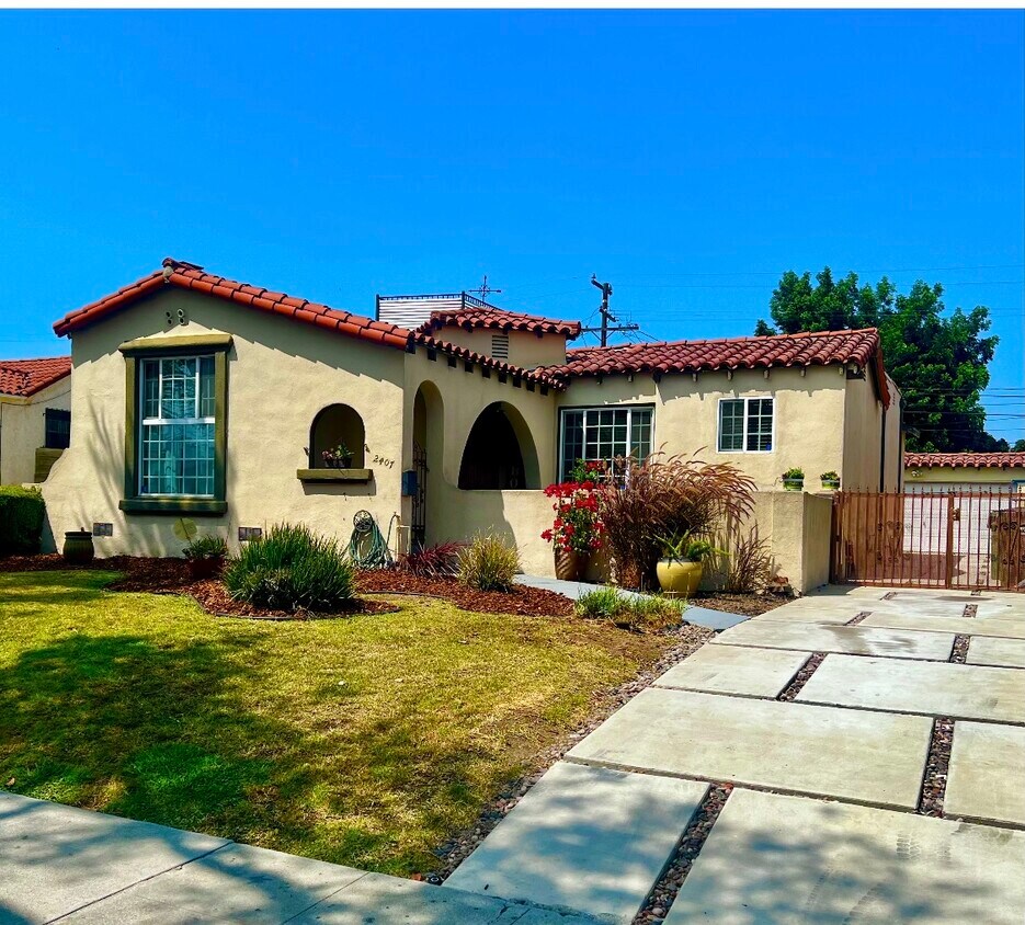 Foto principal - 2407 W 77th St