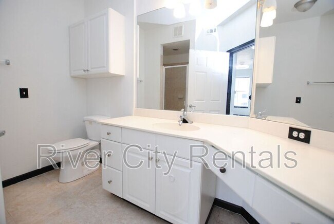 Foto del edificio - 8539 Gate Pkwy W