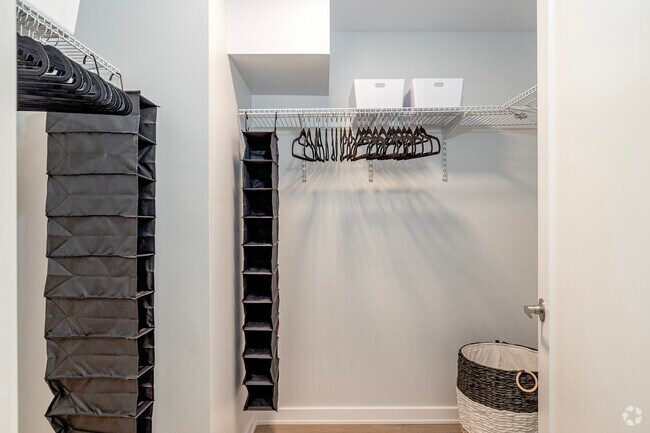 1HAB, 1,5BA - 1002 ft² - Armario principal - The George