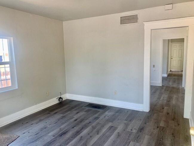 Foto del edificio - Remodeled 3/1