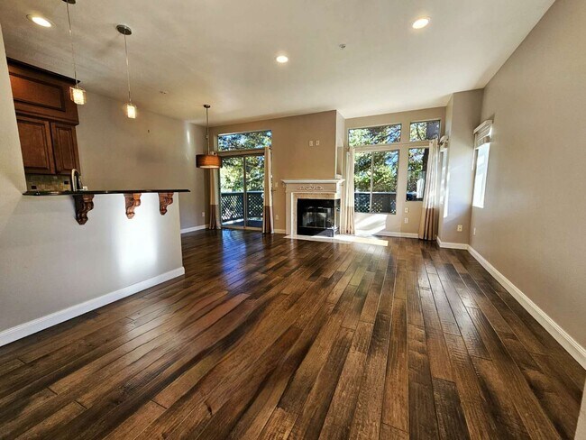Photo - Beautiful 3 Bed 2.5 Bath Townhome in Beaut...