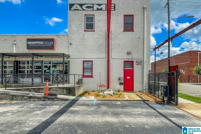 Building Photo - 1305 2nd Ave S