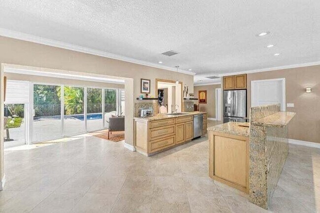 Foto del edificio - 653 NW 10th Ct
