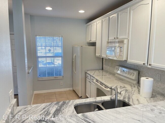 Building Photo - 2 br, 2.5 bath House - 10446 Manderley Way
