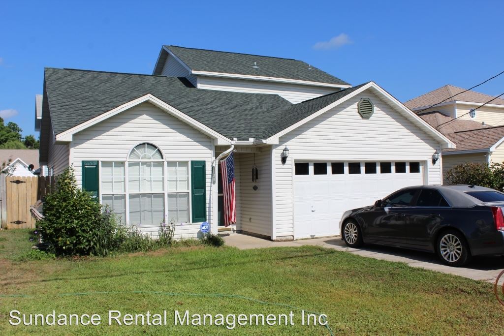 Primary Photo - 138 Beach Dr