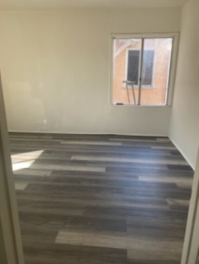Foto del edificio - 1033 W Spruce St