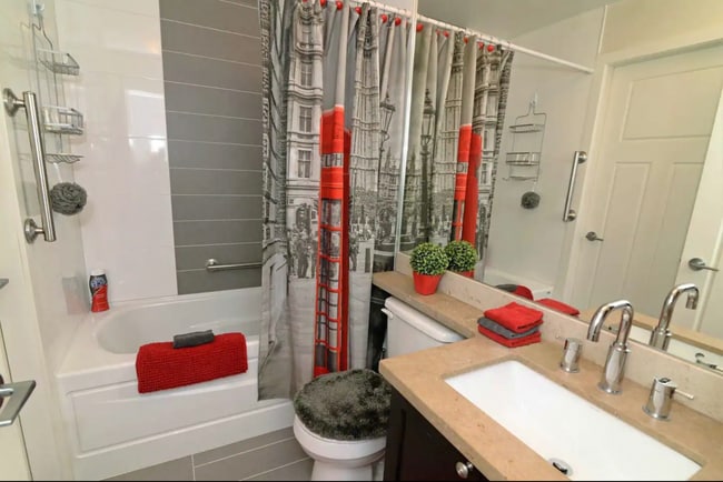 Building Photo - 99 Chapel St