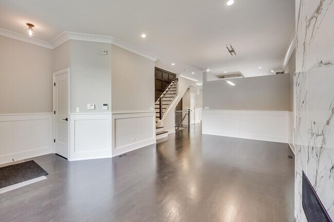 Building Photo - 4143 S Calumet Ave