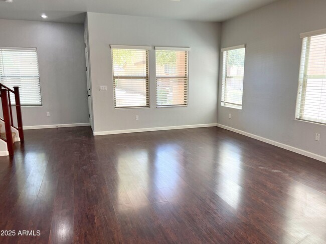 Foto del edificio - 3840 E Jasper Dr