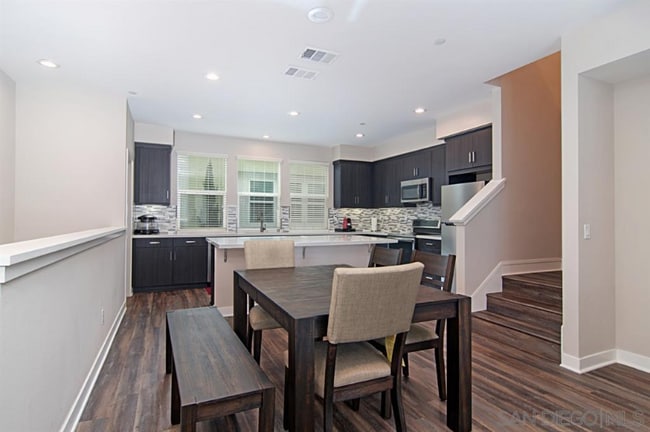 Building Photo - 709 Anchor Ct