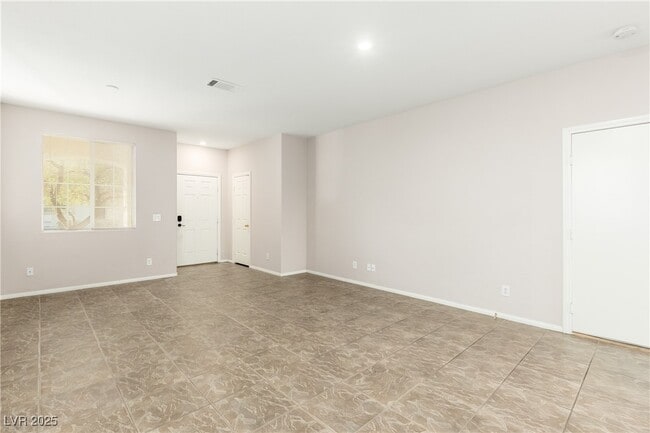 Building Photo - 1274 Willow Village Ave