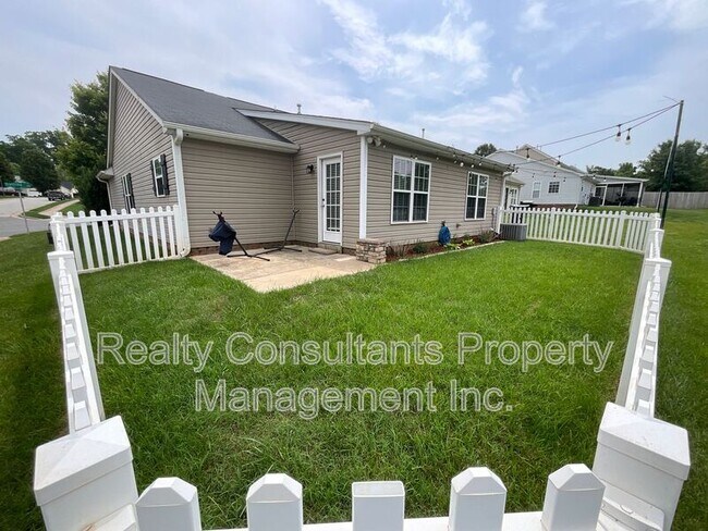 Building Photo - 6143 Trotting Pl