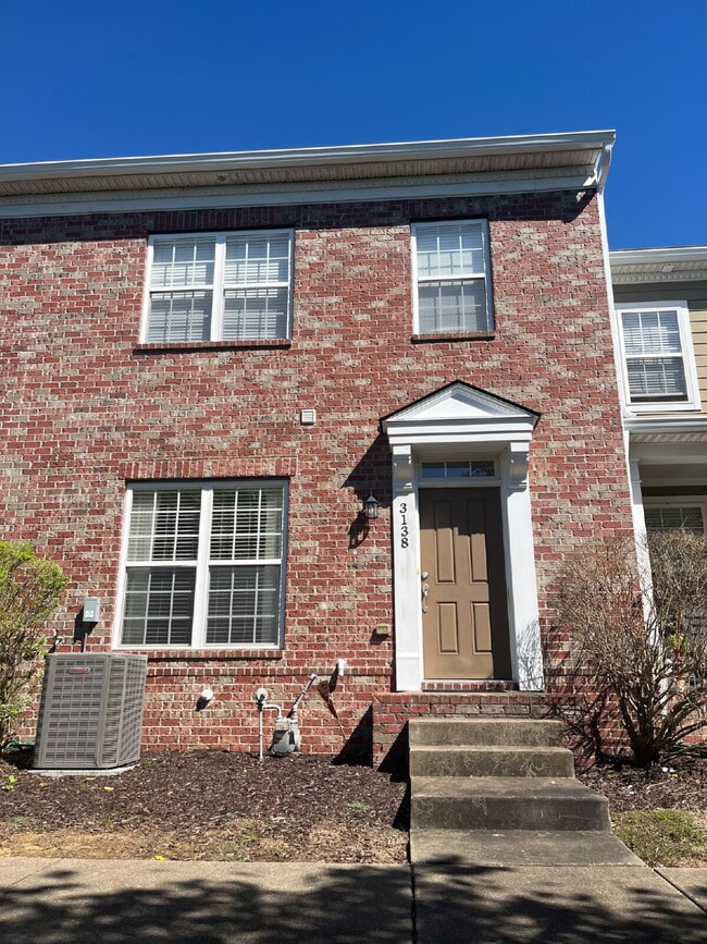 "Charming 2-Bed Townhouse Retreat with 2.5... - "Charming 2-Bed Townhouse Retreat with 2.5...
