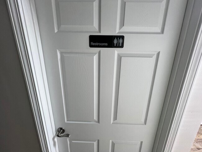 Building Photo - 8617 S Ashland Ave