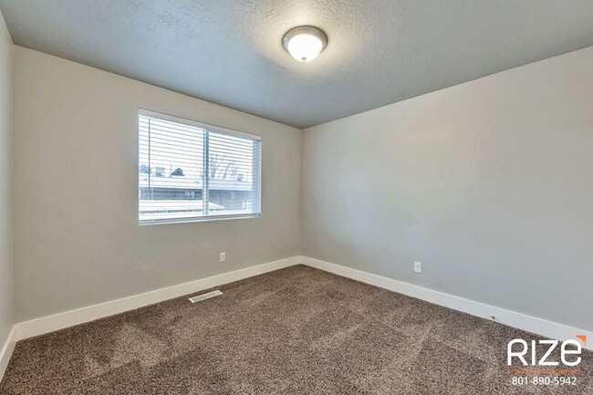 Foto del edificio - 1325 Lincoln Ave