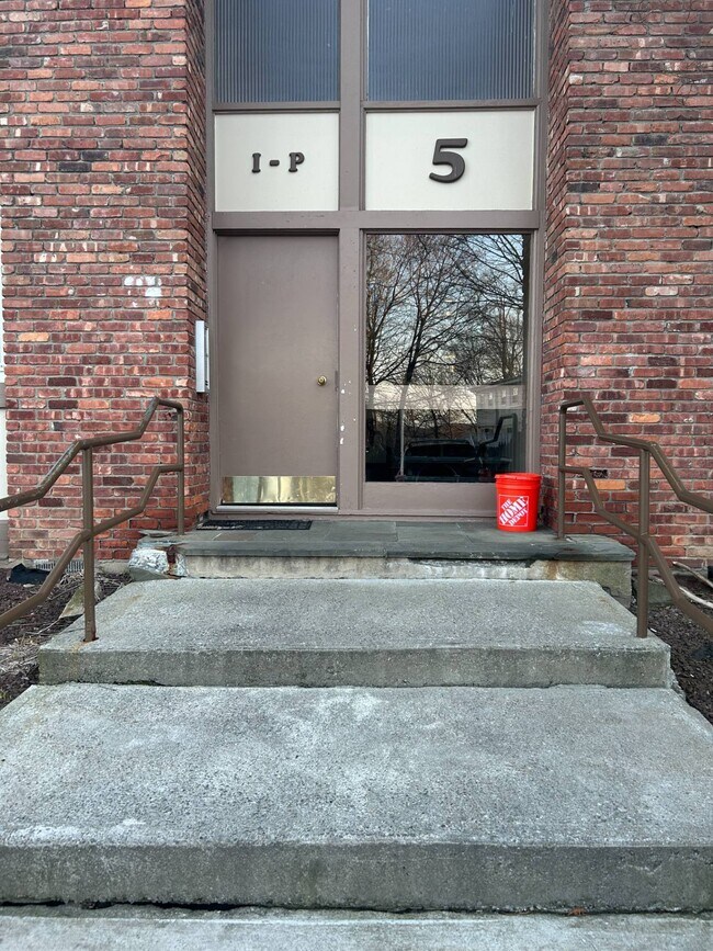 Foto del edificio - 5 Rolling Way