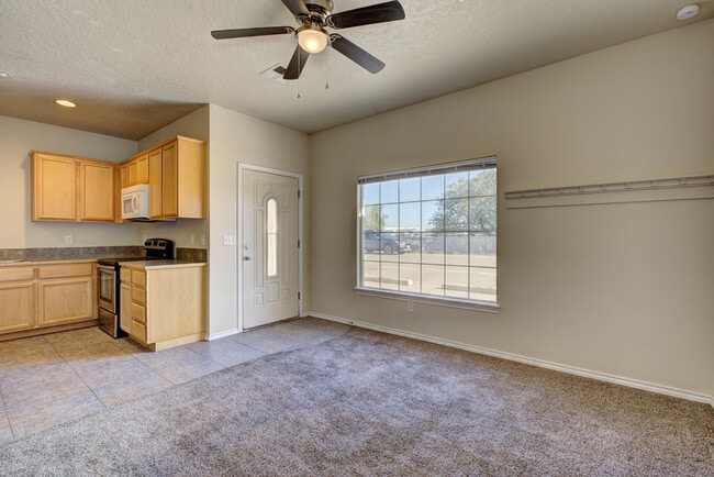 Building Photo - 727 Stampede Dr