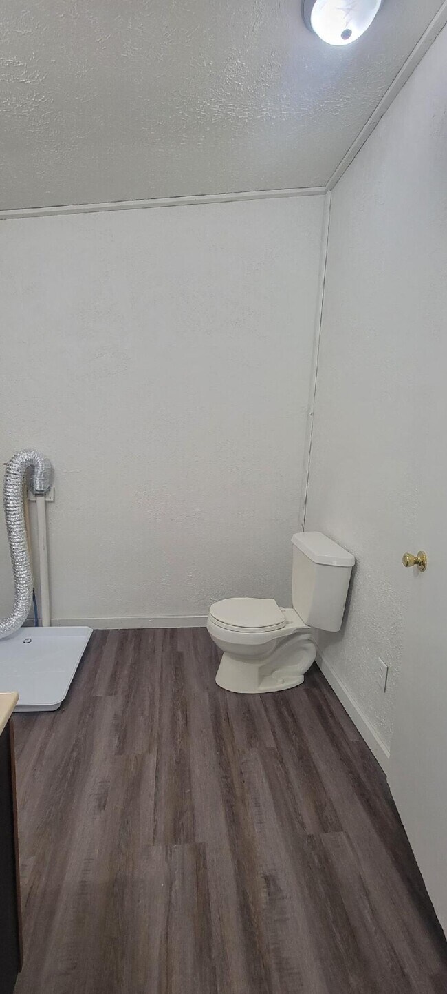 Foto del edificio - 1554 Willard Ave
