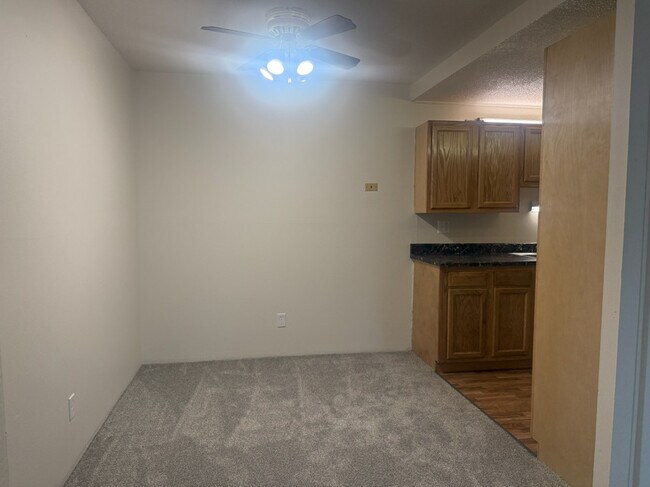 Foto del edificio - Woodbridge Manor Apartments